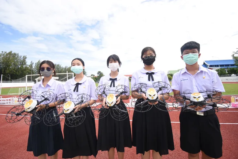 วช. ร่วมกับ สมาคมกีฬาเครื่องบินจำลองและวิทยุบังคับ ชูโดรนแปรอักษร นวัตกรรมสุดล้ำ 1 เดียวในอาเซียน และ 1 ใน 9 ของโลก เร่งถ่ายทอดเทคนิคการบินโดรนแปรอักษร เพื่อประยุกต์ สู่การใช้งาน ภาคกลาง จังหวัดพระนครศรีอยุธยา