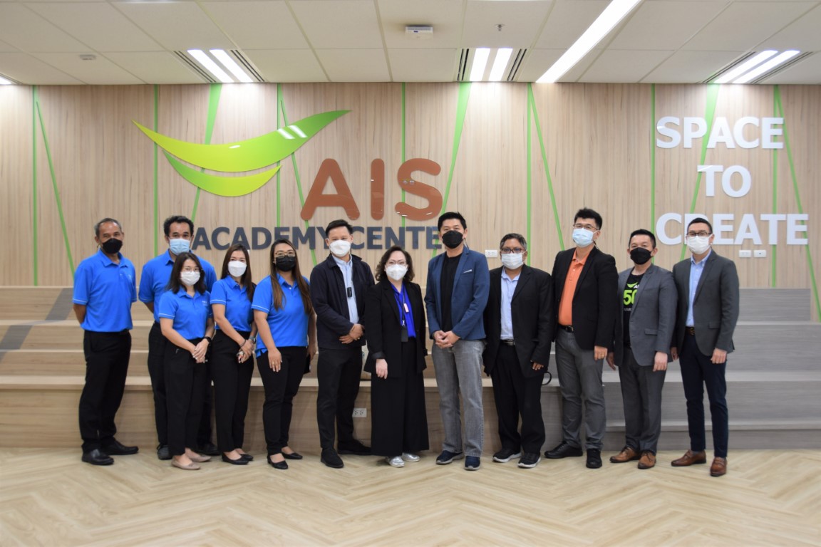 รองศาสตราจารย์ ดร.สถาพร โอภาสานนท์ รองคณบ...