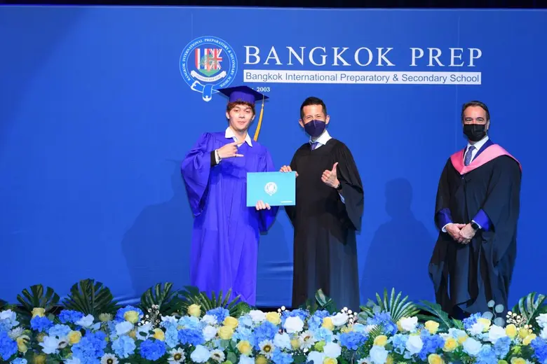 Bangkok Prep students celebrated their gr...