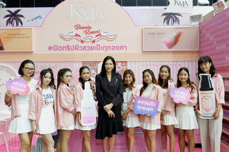 คุณธีรดา อำพันวงษ์ กรรมการผู้จัดการและประ...