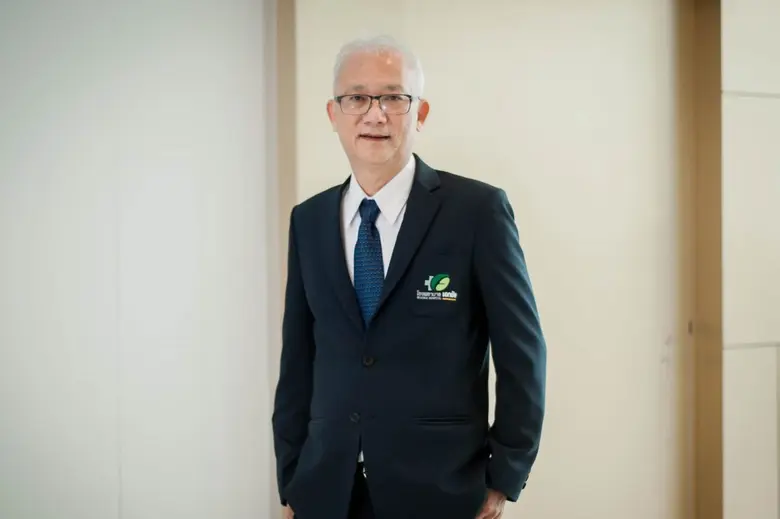 คุณหมออำนาจ เอื้ออารีมิตร แห่ง บมจ.เอกชัย...