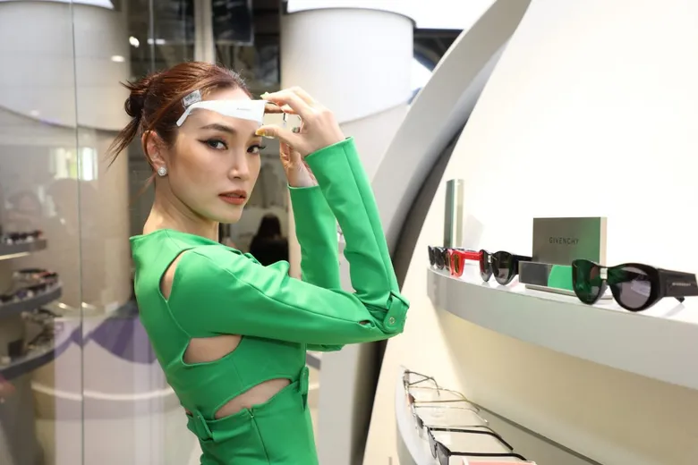 "อายลิ้งค์ วิชั่น" แถลงคว้าลิขสิทธิ์แว่นตา GIVENCHY เจ้าเดียวในไทย นักแสดงสาว "เมย์ พิชญ์นาฏ" ร่วมสัมผัสความหรูหราคอลเลคชั่นแรก SPRING 22