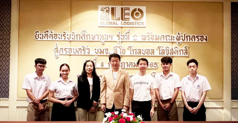 นายเกตติวิทย์ สิทธิสุนทรวงศ์ (กลาง) ประธา...