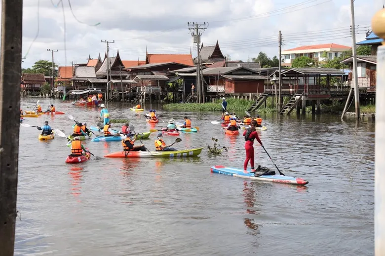 ธนาคารกรุงเทพ หนุน ม.ธรรมศาสตร์ "พายเรือเพื่อแม่น้ำสามคลอง" ชวนพนักงานจิตอาสารณรงค์ลดทิ้งขยะลงแม่น้ำ-ฟื้นฟูคุณภาพชีวิตชุมชนริมฝั่งคลอง