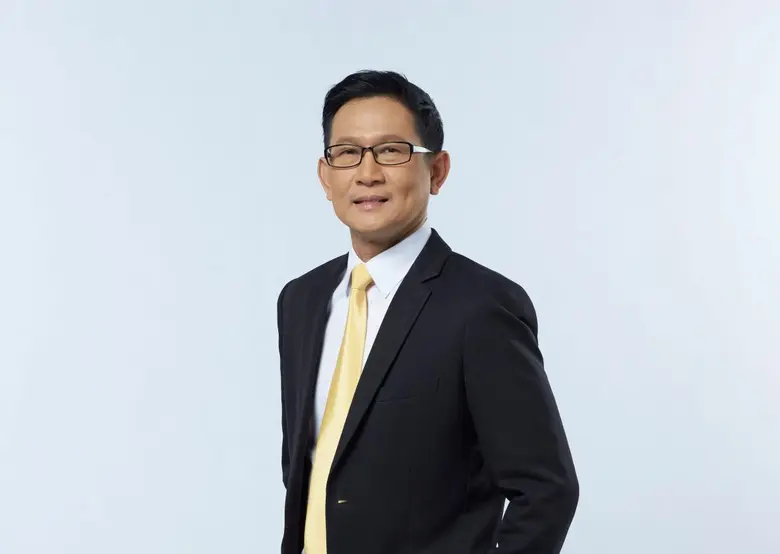 นายอรรถพล ฤกษ์พิบูลย์ ประธานเจ้าหน้าที่บร...