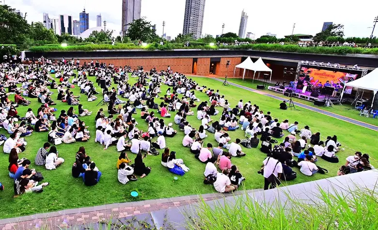 บรรยากาศแห่งความสุขสนุกสนานเพลิดเพลินในกา...