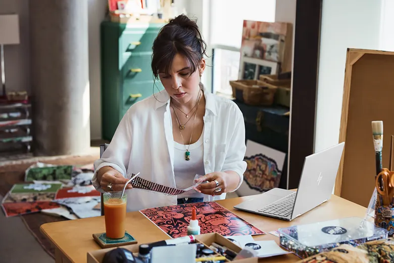 เอชพี เพิ่มพลังความคิดสร้างสรรค์ไร้ขีดจำกัด ยกระดับประสิทธิภาพ HP Spectre 13 และ HP Envy รุ่นใหม่ ขับเคลื่อนแรงบันดาลใจบนโลกไฮบริด
