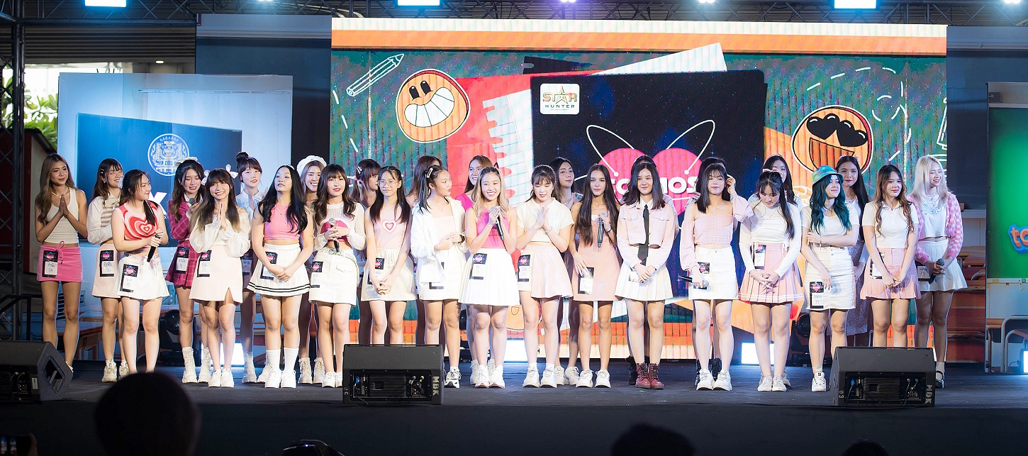 จบไปหมาด ๆ อย่างเร้าใจคนดู สำหรับงานดนตรีที่คับคั่ง...