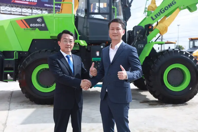"ลิวกง หรือ Liugong" ผู้ผลิตรถตักล้อยางรายแรกของประ...
