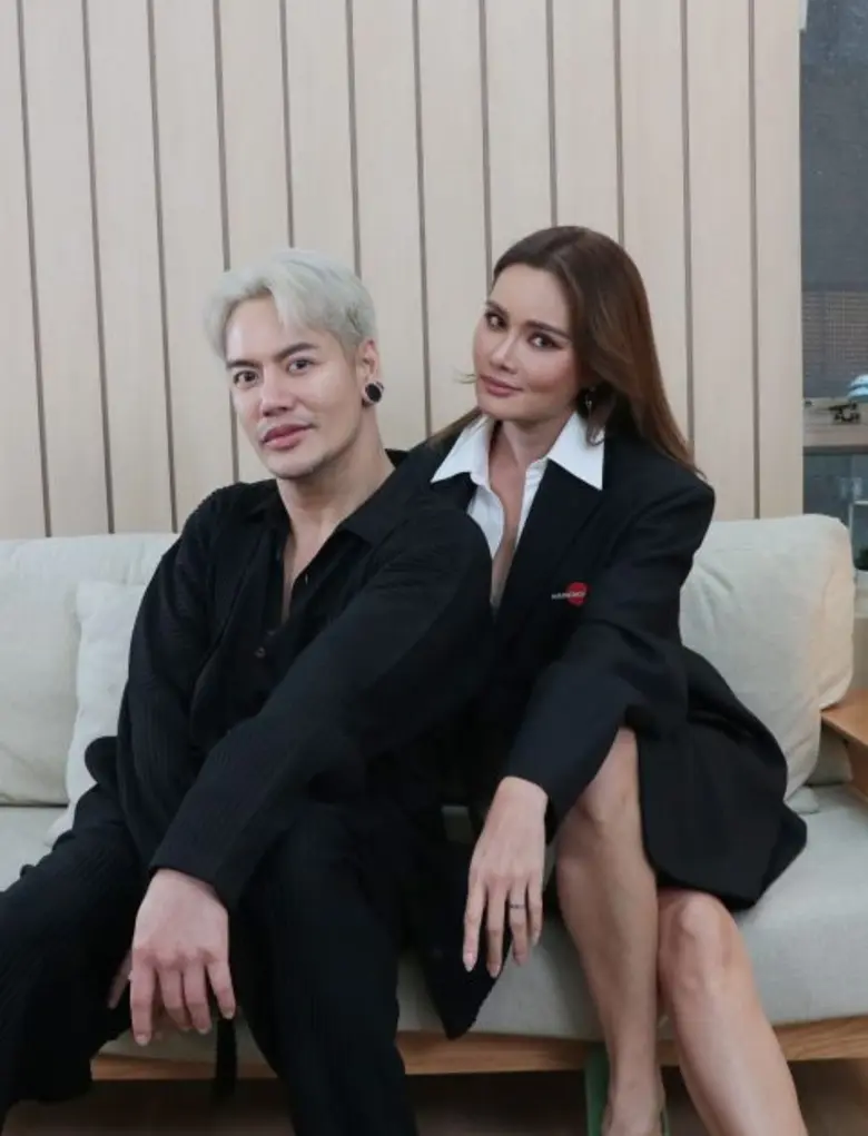 หญิง รฐา  เสริฟ์คอนเทนต์สุดแซ่บ!! ล้วงลึกเรื่องลับ  ประเดิม "อ๊อฟ ปองศักดิ์" เปิดใจความรักที่เหมือนโลกทั้งใบพังลงมา!! ในรายการ ญขอร้อง