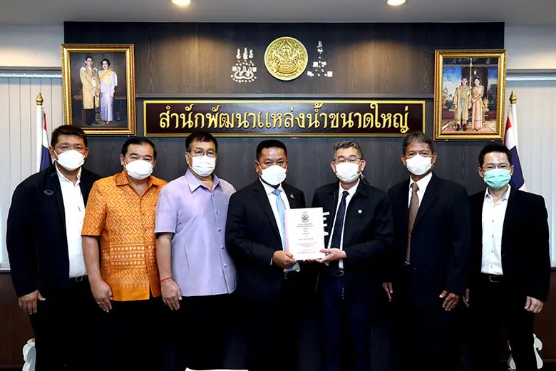 บริษัท ช.การช่าง จำกัด (มหาชน) นำโดยนายวั...
