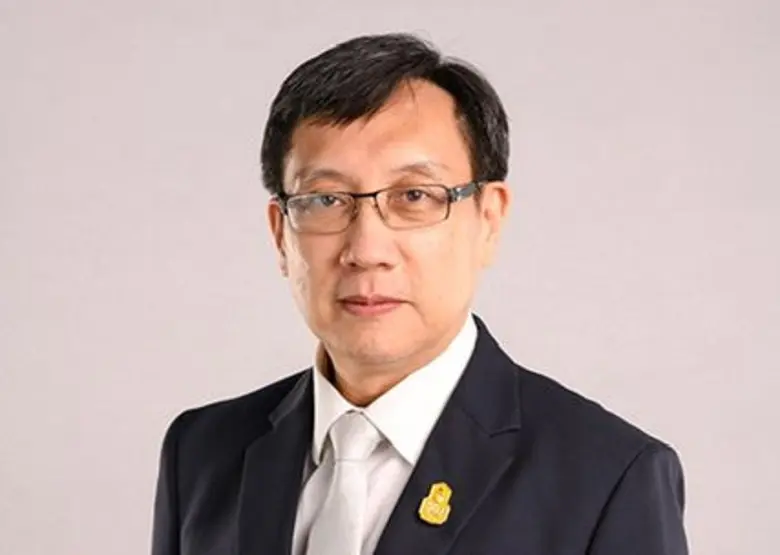 สมัยก่อนผู้ที่จะมาประกอบวิชาชีพครู จะต้องมีวุฒิครูเ...