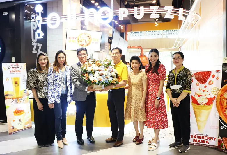 ศูนย์การค้าเอ็ม บี เค เซ็นเตอร์ นำโดย นายวิศาล สิปิ...