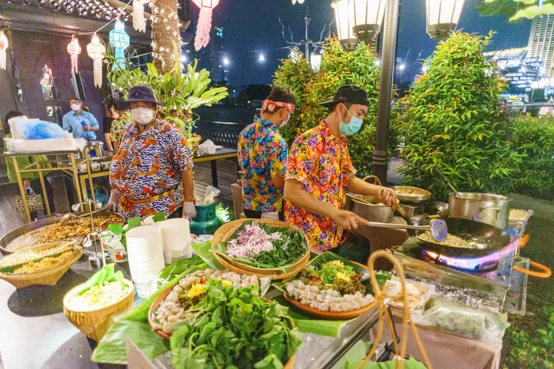 COME EXPERIENCE THE SIXTH "RAAN DUNG ROSS DED: RDRD STREET FOOD MARKET @SALATHIP" AT SHANGRI-LA BANGKOK