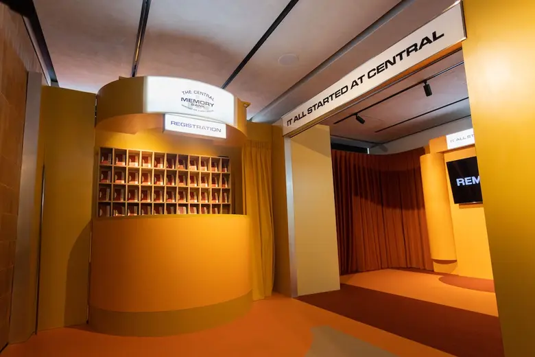 "ห้างเซ็นทรัล" เปิดนิทรรศการแห่งความทรงจำ "The Central Memory Bank" ชวนคนไทยนั่งไทม์แมชชีนสู่จุดเริ่มต้นของตำนานความสำเร็จอันยิ่งใหญ่
