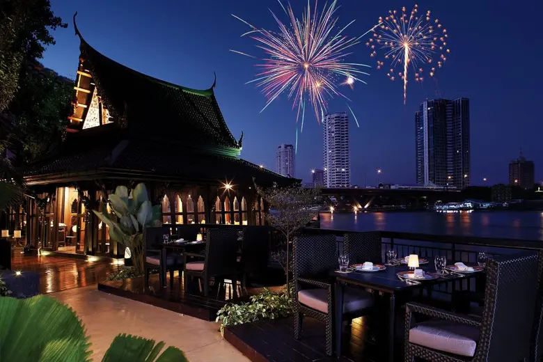 ร่วมเฉลิมฉลองเทศกาลลอยกระทงที่โรงแรมแชงกร...