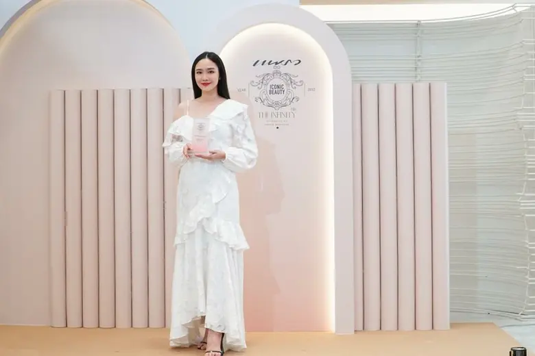 LINNA Clinic คว้ารางวัล ICONIC Beauty ในงาน PREAW ICONIC BEAUTY 2022