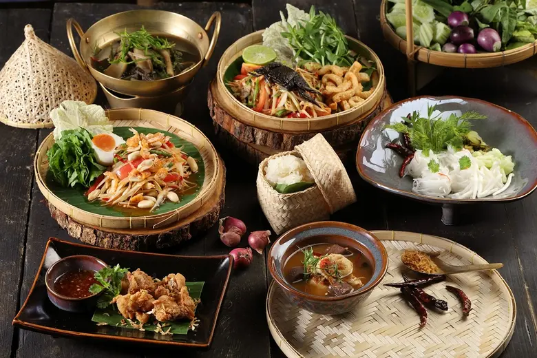 ร้านอาหารไทย "ทองหล่อ" ขอแนะนำ "All you Can Eat" บุฟเฟ่ต์อาหารไทยพื้นบ้าน 4 ภาค เอาใจคนรักอาหารไทยโบราณหารับประทานยาก ในราคาสุดคุ้ม 790++ บาทต่อท่าน ตั้งแต่ 16 ตุลาคม 2565 - 14 มกราคม 2566