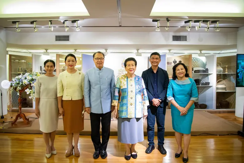 มูลนิธิส่งเสริมศิลปาชีพในสมเด็จพระนางเจ้า...