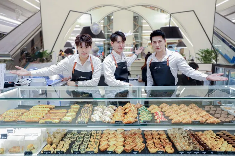 เปิดแล้ว! Mingle คาเฟ่ดีไซน์โก้ รวบแบรนด์ขนมดังและดริงก์ จากเชฟขึ้นชื่อมาไว้ในที่เดียว จุดนัดพบเก๋ๆ ที่ คริสตัล วีรันด้า เดอะ คริสตัล เลียบทางด่วนเอกมัย-รามอินทรา