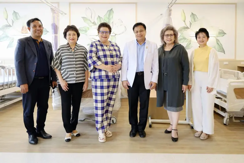 นางสุนทรี จรรโลงบุตร (ที่ 3 จากซ้าย) ประธ...