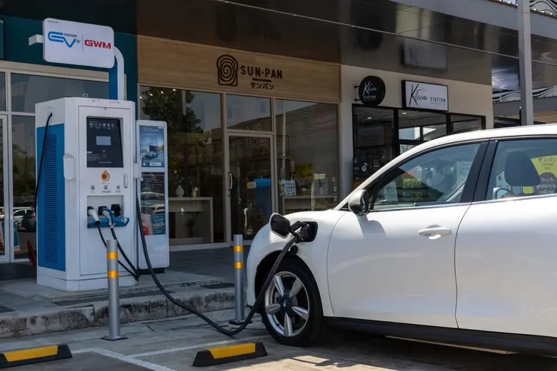 OR ร่วมมือ GWM ติดตั้งชุดเครื่องชาร์จไฟฟ้าภายใต้แบรนด์ "EV Station PluZ I GWM" ในพื้นที่เชิงพาณิชย์ที่มีศักยภาพนอกสถานีบริการ