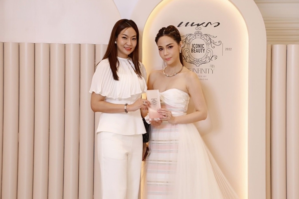 คุณธาริณี อัจฉริยวิญญู ผู้จัดการแผนกอบรมแ...