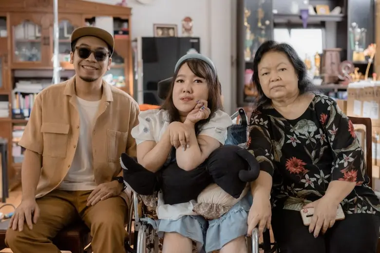 "ขอบคุณ" บทเพลงจาก แว่นใหญ่ (Wanyai) โอฬา...