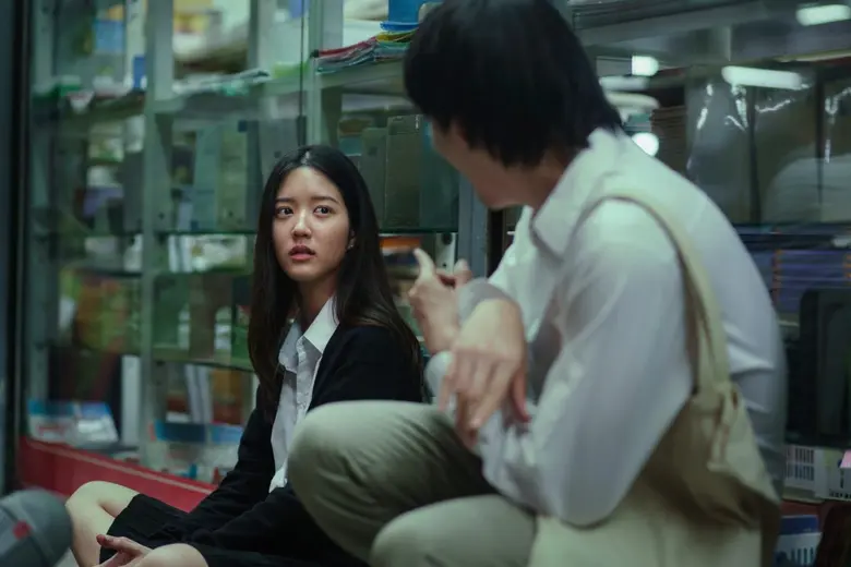 "จูเน่-เพลินพิชญา โกมลารชุน" นักแสดงวัยรุ...