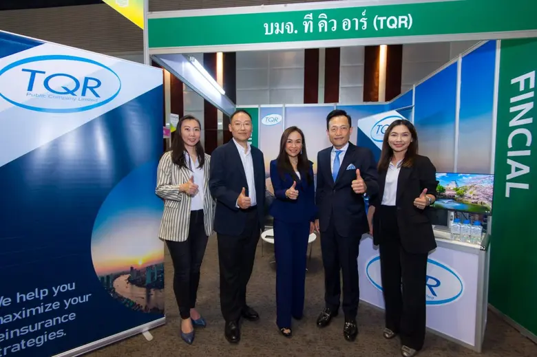 คุณชนะพันธุ์ พิริยะพันธุ์ (ที่ 2 จากขวา) ประธานเจ้า...