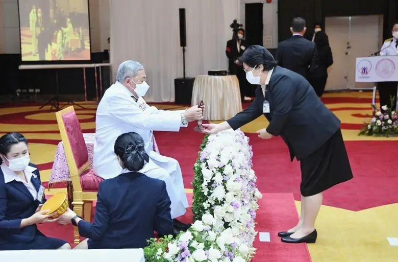 หม่อมเจ้า ฑิฆัมพร ยุคล ผู้แทนพระองค์ พระเ...