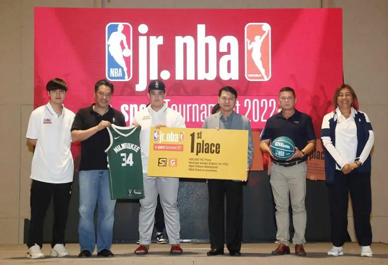 นิโคลัส โบลตั้น นักเรียนชั้น ม.6 โรงเรียน...