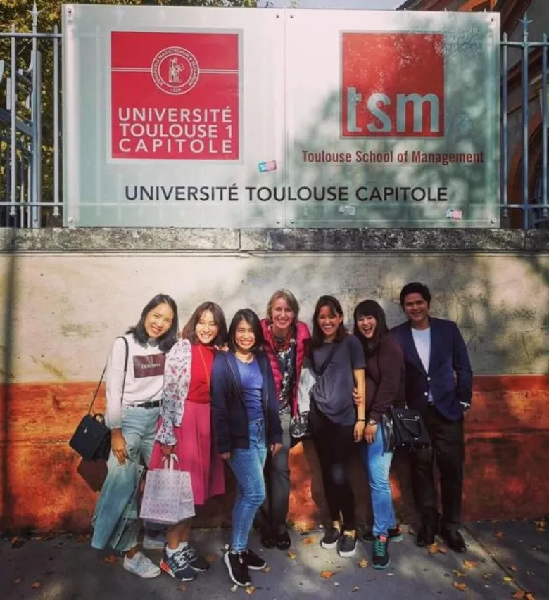 ส่องเทรนด์เรียนต่อเมืองน้ำหอมบูม! CMMU เปิดจุดเด่น CMMU X TOULOUSE ดับเบิ้ลดีกรีบริหารในไทยกับสถาบันชั้นนำของฝรั่งเศสด้านบริหาร พร้อมสิทธิประโยชน์นักเรียนไทยเรียน 2 ประเทศ