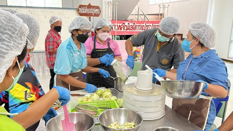 ดีพร้อม ลุยโครงการ DIPROM Fruit Creation หนุนเกษตรกร-วิสาหกิจชุมชนทั่วประเทศ สร้างมูลค่าเพิ่ม มะม่วง ฝรั่ง อะโวคาโด ยกระดับสู่ตลาดส่งออกผลไม้แปรรูปมูลค่ากว่า 2 หมื่นล้าน