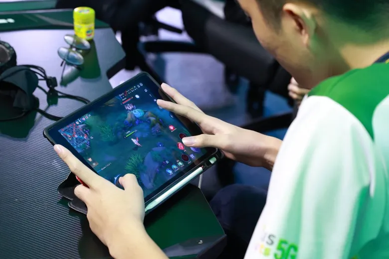 AIS eSports ปลื้มเยาวชนเข้าร่วม "AIS eSports S Series 2022 by Dutch Mill" กว่า 834 ทีม จาก 126 โรงเรียนทั่วประเทศ