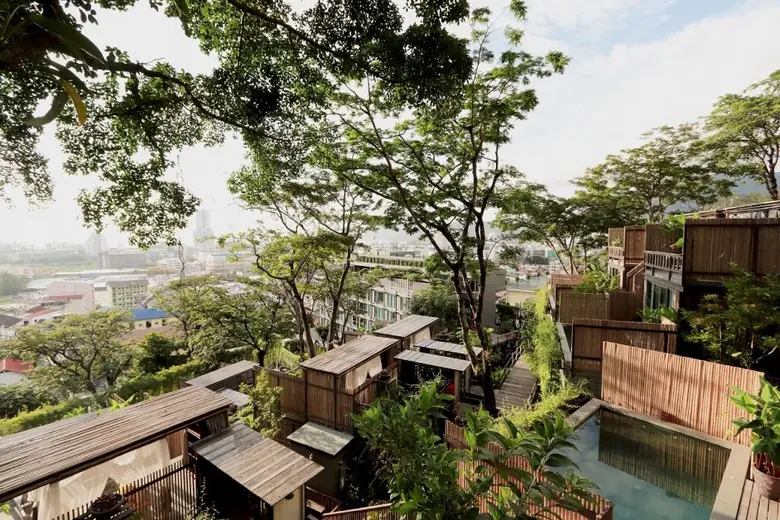IHG Hotels & Resorts (IHG) หนึ่งในบริษัทด...