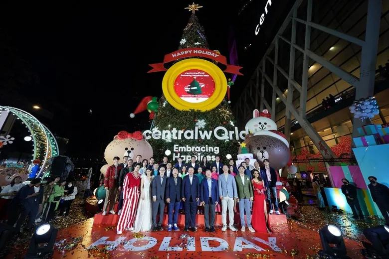 "ใบเฟิร์น-ไอซ์ พาริส-โบกี้ไลอ้อน" ฉลองเปิดไฟต้นคริสต์มาสยักษ์ ชวนเช็คอินแลนมาร์คสุดว้าว กับเหล่าคาแรคเตอร์ LINE FRIENDS ที่งาน"centralwOrld Embracing Happiness 2023"