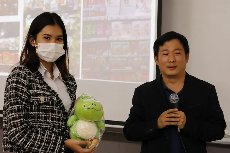 SBS SPU เรียนกับตัวจริงประสบการณ์จริง! เจาะลึกโอกาสการค้ายุคดิจิทัลในตลาดต่างประเทศ (The Series) เรียนรู้ "Greenday ผักผลไม้อบกรอบเพื่อสุขภาพ สู่ธุรกิจอินเตอร์ร้อยล้าน"