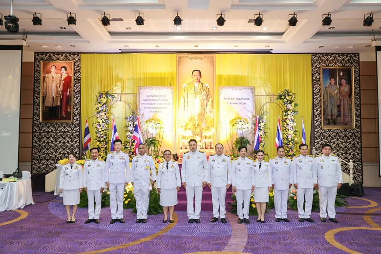 นายสุชาติ ชมกลิ่น รัฐมนตรีว่าการกระทรวงแรงงาน เป็นป...