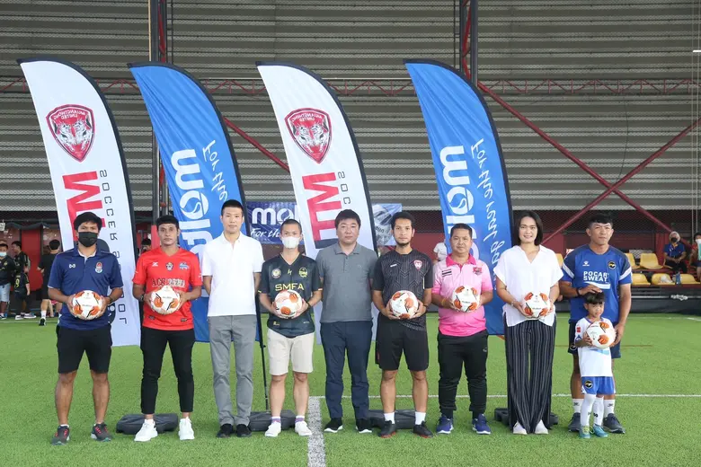 กระแสเยี่ยม!! เยาวชนแห่ร่วมกิจกรรมฝึกลูกหนัง "Molten Festival Football Clinic"