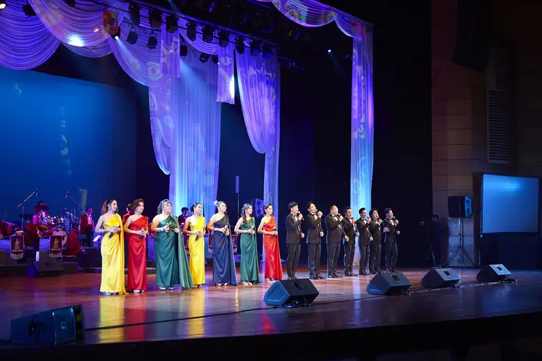 สุข สนุก ประทับใจ "คอนเสิร์ตการกุศล พราวนภาสุนทราภรณ์" หารายได้สมทบกองทุนชัยพัฒนาสู้ภัยโควิด 19 ฯ
