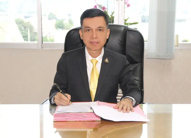 กสร. ร่วมส่งมอบของขวัญปีใหม่ 2566 ให้ผู้ใช้แรงงาน จัดอบรม จป. ฟรี! 10,000 คน