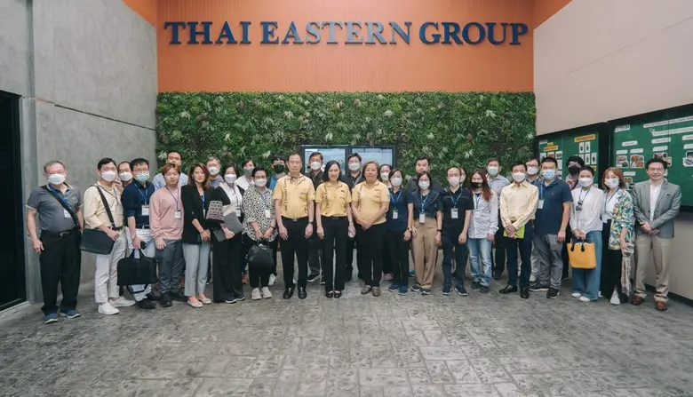 คุณสินีนุช โกกนุทาภรณ์ (กลาง) กรรมการผู้จัดการ นำคณ...