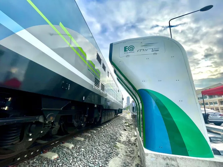 EA ส่งหัวรถจักรไฟฟ้าพลังงานแบตเตอรี่ 'MINE Locomotive' ทดลองวิ่งจริงสู่สถานีกลางกรุงเทพอภิวัฒน์ ผลักดันระบบรางไทยเพื่อสิ่งแวดล้อมอย่างยั่งยืน