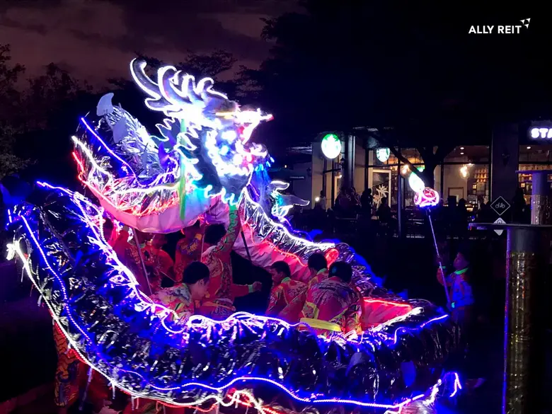 ฉลองความปังรับตรุษจีน ตระการตาการแสดงสิงโต - มังกร LED จัดโชว์ให้ชมอย่างจุใจ ในงาน "ALLY Chinese New Year"
