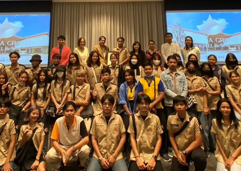คุณทะยานชล วงศ์ศรีสกุลแก้ว รองผู้จัดการทั...