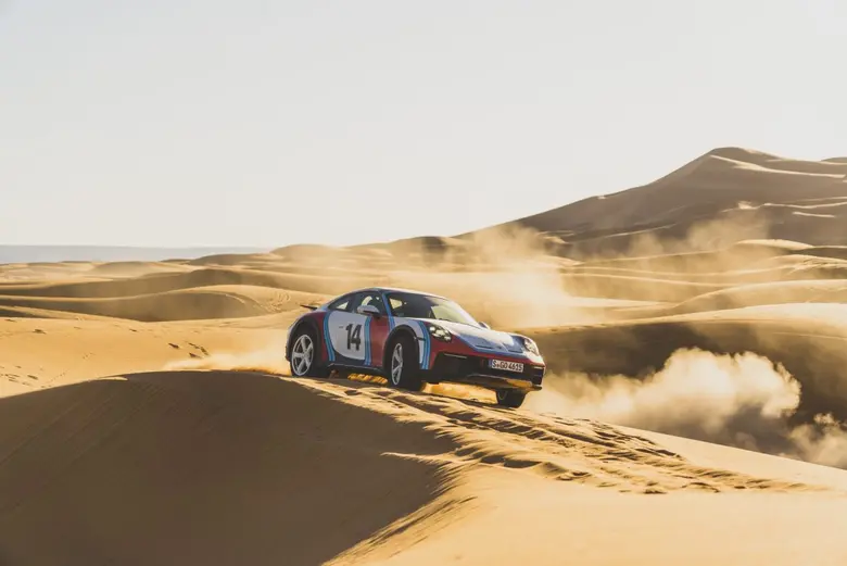 Wraps ตกแต่งตัวถังปอร์เช่ 911 Dakar ด้วยดีไซน์ย้อนยุค