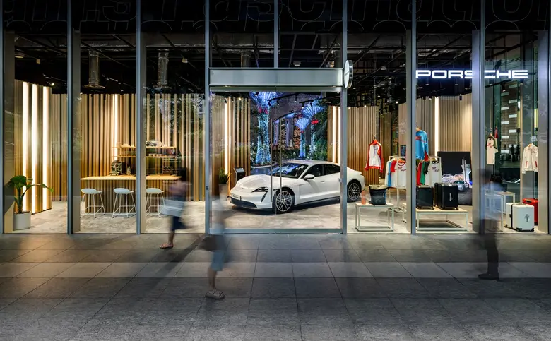 อวดโฉมปอร์เช่รุ่น 550 Spyder เจ้าของแชมป์รายการ Carrera Panamericana พร้อมนาฬิกา TAG Heuer รุ่นวินเทจ