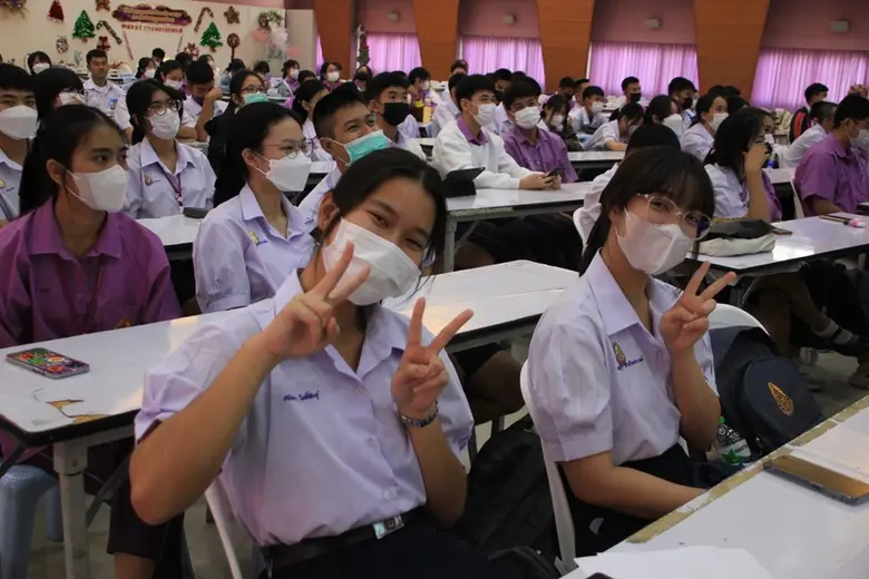 คณะบริหารธุรกิจ มหาวิทยาลัยหอการค้าไทย ร่วมกับ โรงเ...
