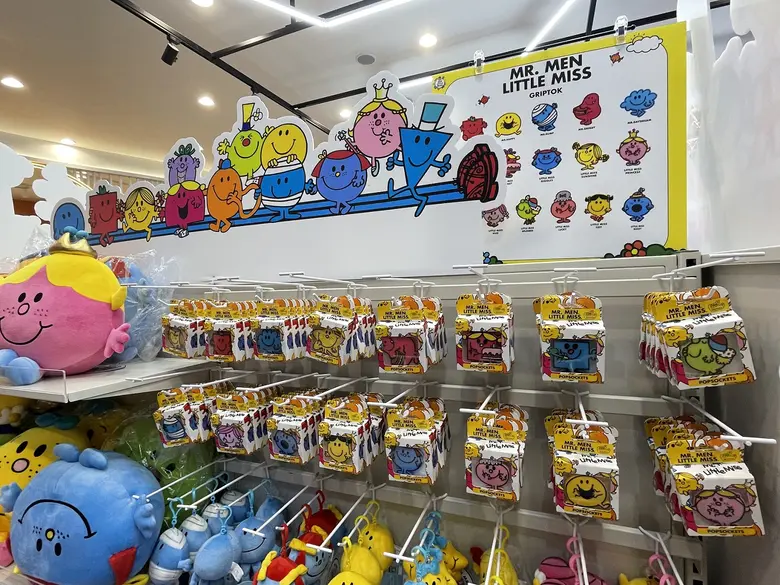 เอ็ม บี เค เซ็นเตอร์ ชวนช้อปที่ At First จัดแคมเปญ LOVE AT FIRST SITE x MR.MEN &amp; LITTLE MISS ยกขบวนสินค้าสุดคิ้วท์จากการ์ตูนคาแรกเตอร์ชื่อดังของอังกฤษ กิจกรรมสุดฟินตลอดเดือนแห่งความรัก